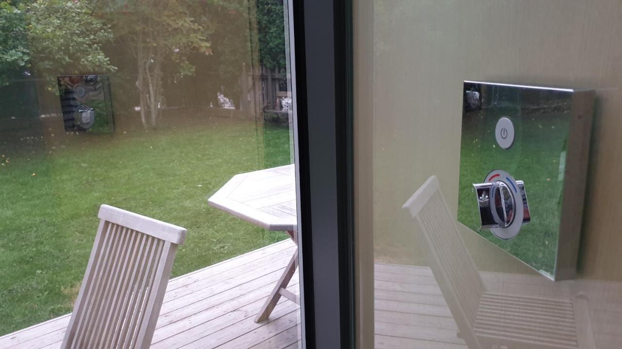 Villa Mirror House Roosi 21 Pärnu Esterno foto